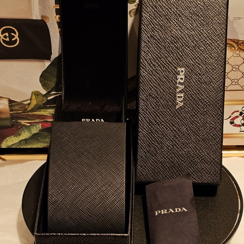 Prada Silver and Black Sunglasses Hard Case & Box Sleek Accessories - Picture 4 of 13